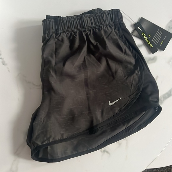 Women’s Nike Dry Fit Running Shorts - Picture 2 of 7
